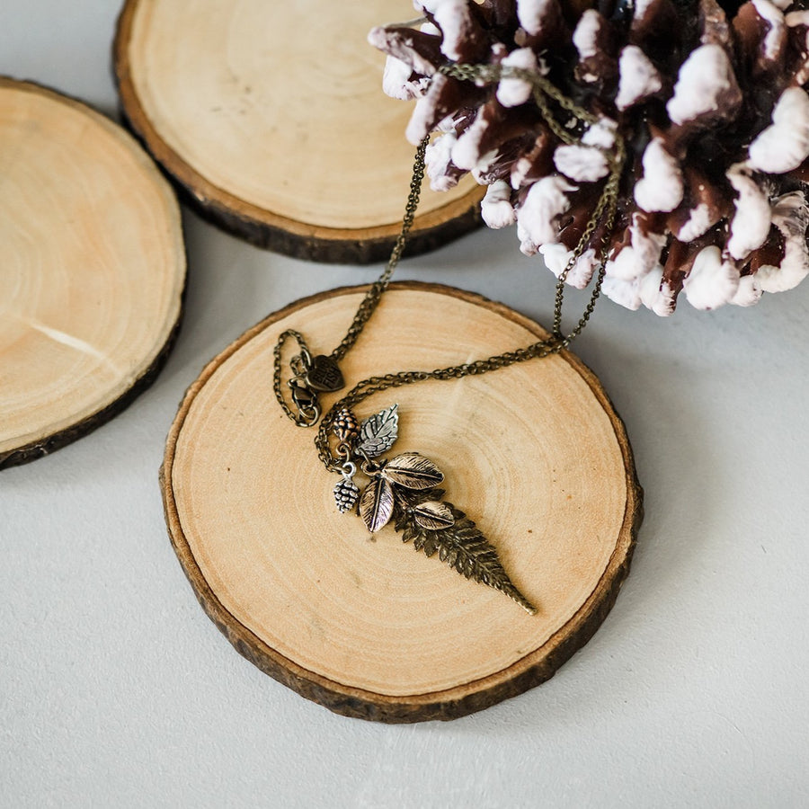 long forest leaves necklace